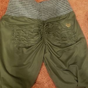 Cute Booty Lounge Green Leggings Small